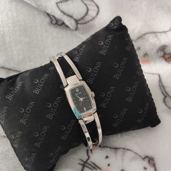 Bulova silver women's watch - Picture 2 of 5